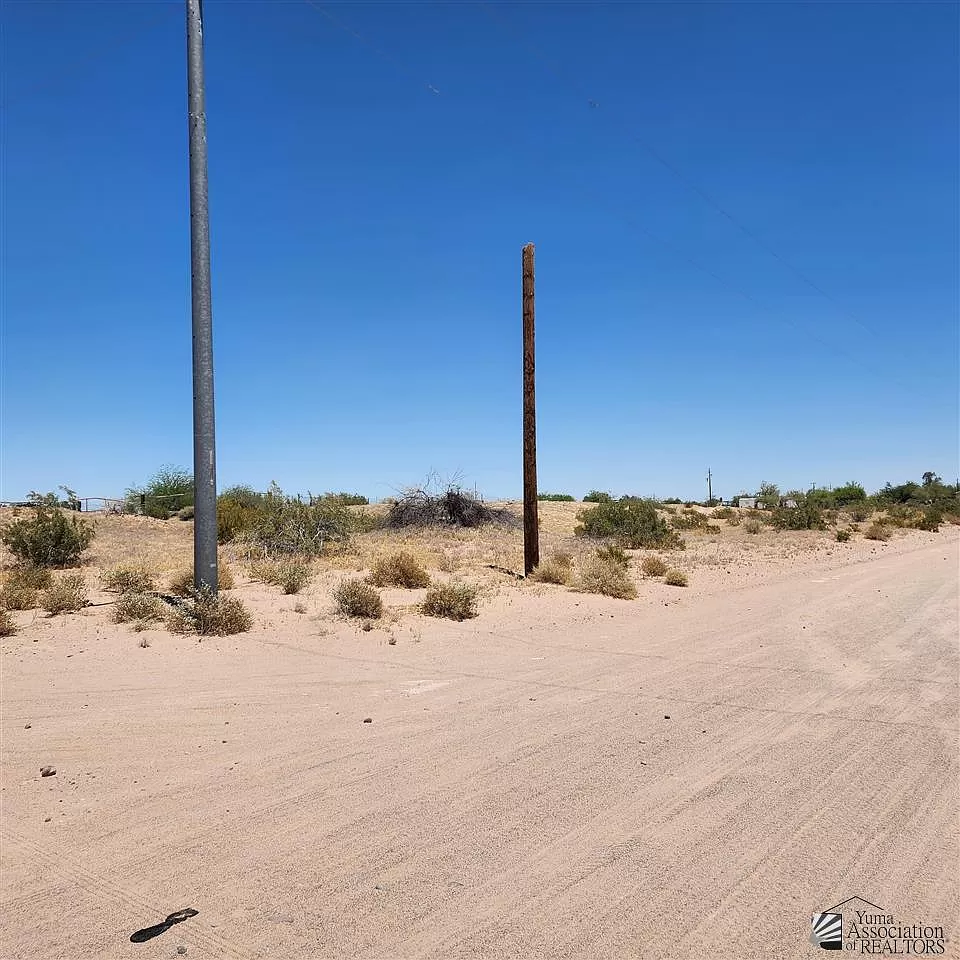 1.01 ACRE IN DATELAND, ARIZONA ON BALBOA RD WITH POWER AND ROAD NEAR I-8 photo 3